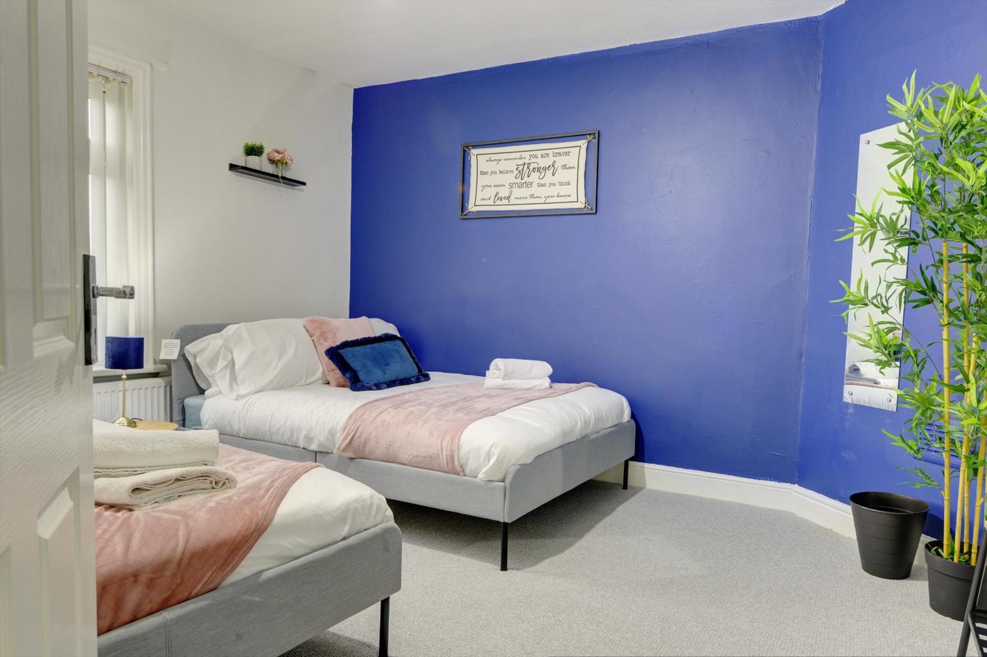 Stunning And Lovely 3 Bed House - Catch 22 Coventry Exterior photo
