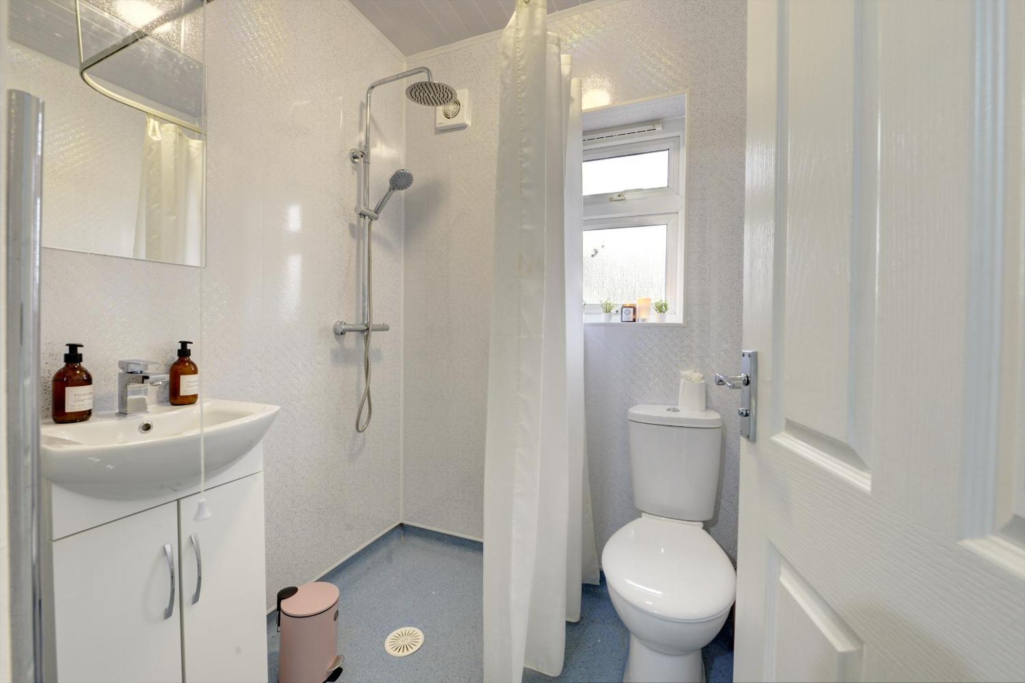 Stunning And Lovely 3 Bed House - Catch 22 Coventry Exterior photo