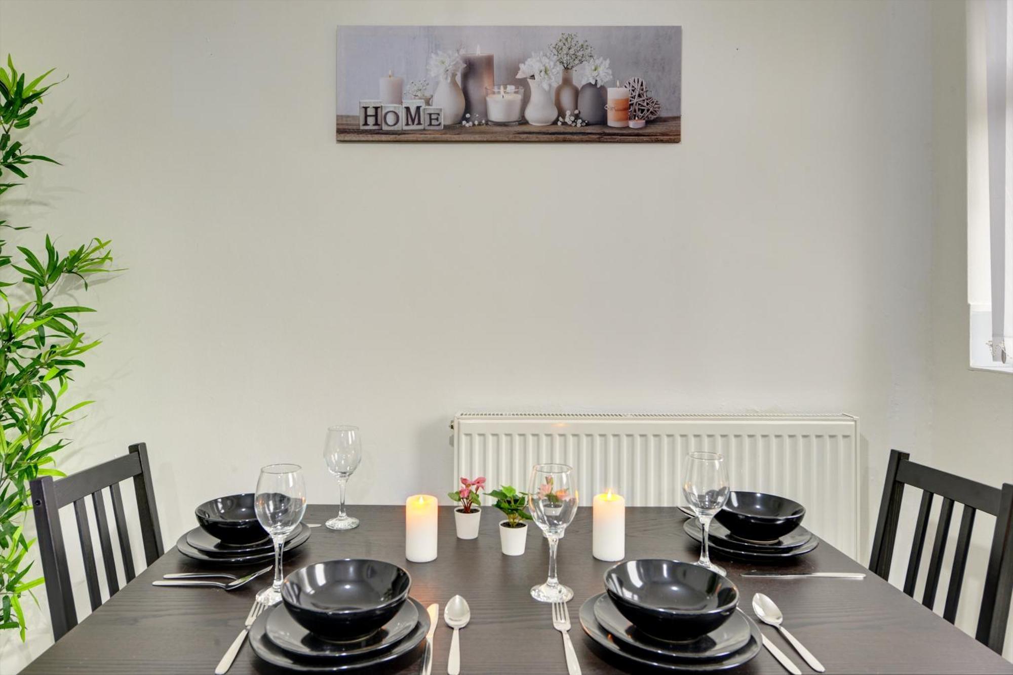 Stunning And Lovely 3 Bed House - Catch 22 Coventry Exterior photo
