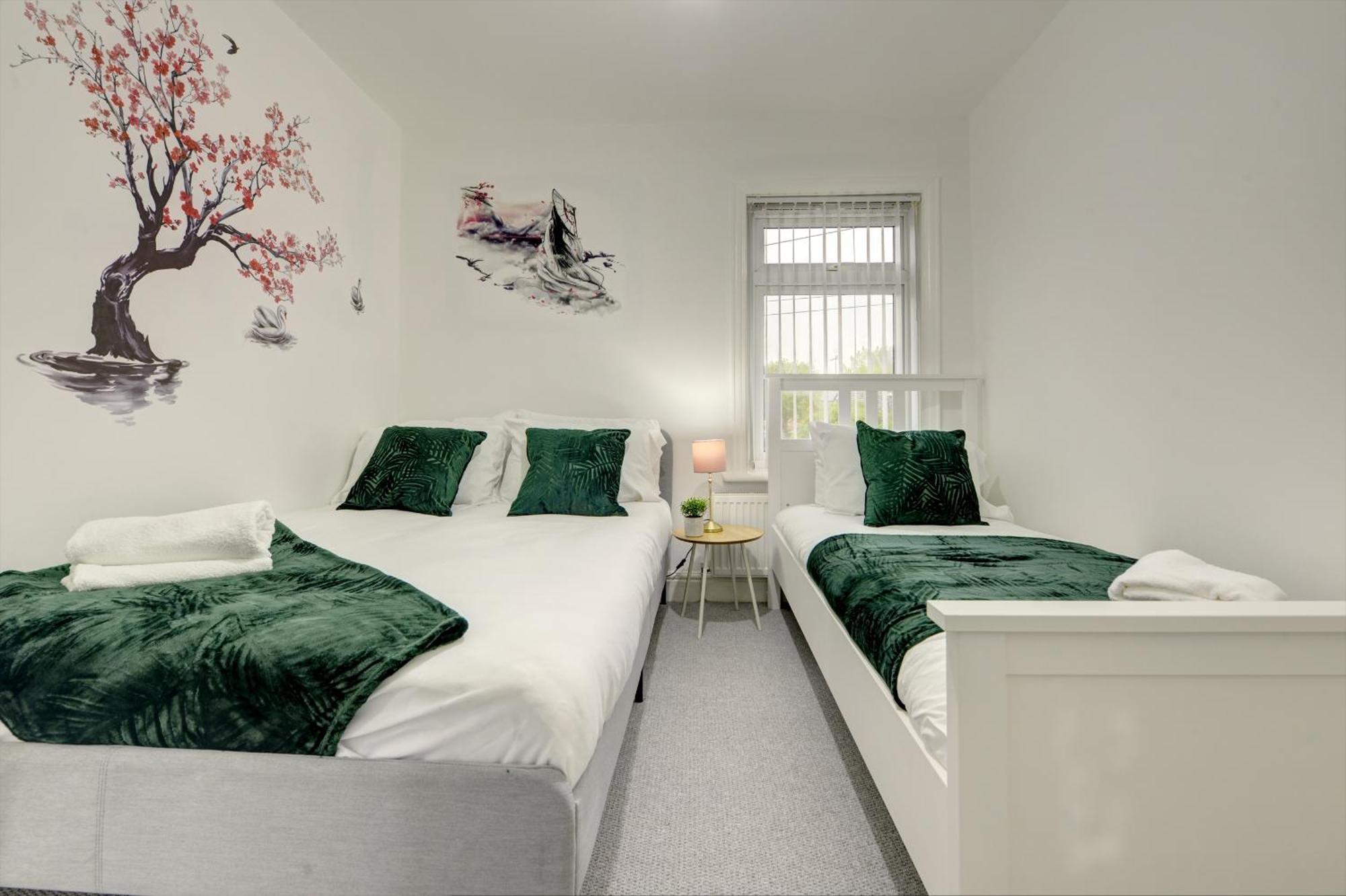 Stunning And Lovely 3 Bed House - Catch 22 Coventry Exterior photo