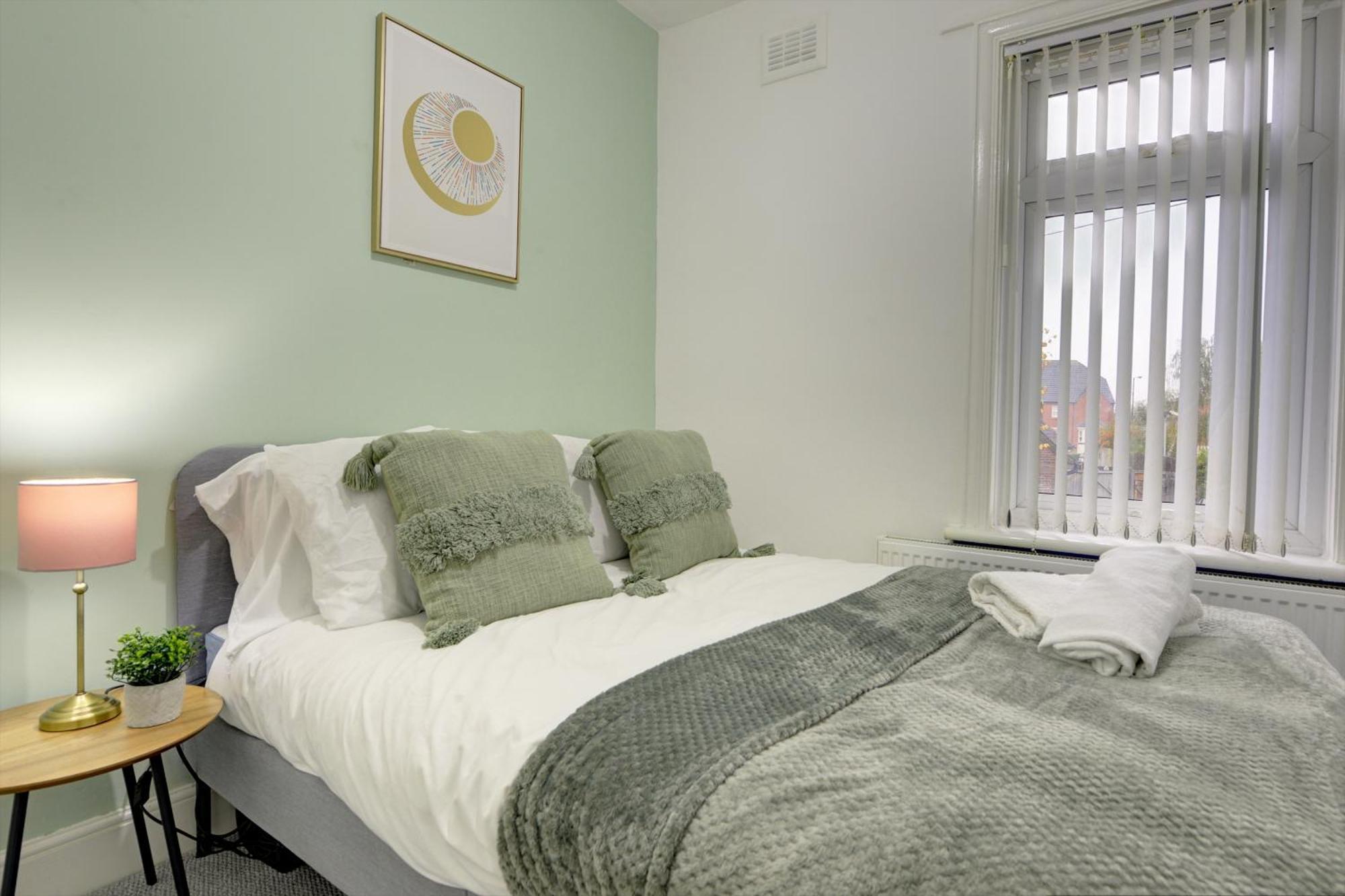 Stunning And Lovely 3 Bed House - Catch 22 Coventry Exterior photo